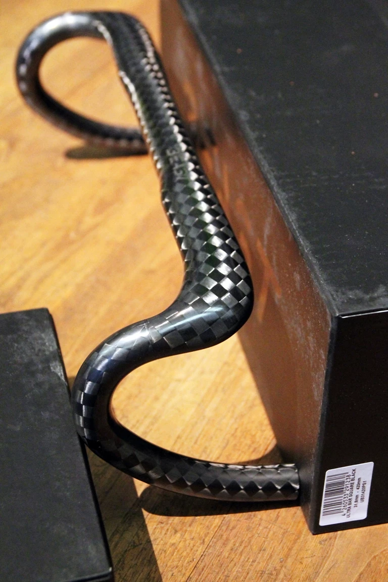 BEAST Components - ULTRA BAR Lenker Carbon, SQUARE-Finish, 31.8mm 5 BEAST Components - ULTRA BAR Lenker Carbon, SQUARE-Finish, 31.8mm – Bild 3