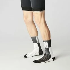 FINGERSCROSSED #03_09 Checks & Lines Schwarz