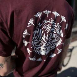 Cadence Script Plus T-Shirt - Burgundy Pepper -Singlespeed Verkaufsgeschäft cadence social 2017 chas lifestyle scriptplus t 1024x1024