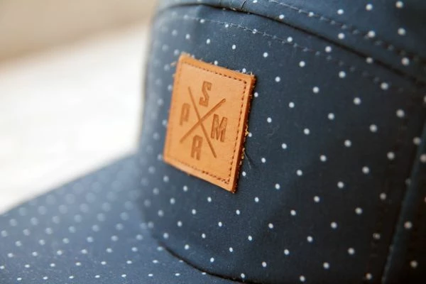 SMParts. SM-Parts 5-Panel Snapback Cap // Lederpatch Polka Dots 4 SMParts. SM-Parts 5-Panel Snapback Cap // Lederpatch Polka Dots – Bild 2