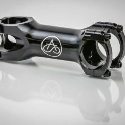 SwiftArt. Bolt CNC Vorbau 31.8mm 51 SwiftArt. Bolt CNC Vorbau 31.8mm -Singlespeed Verkaufsgeschäft swiftart.bolt vorbau black 100