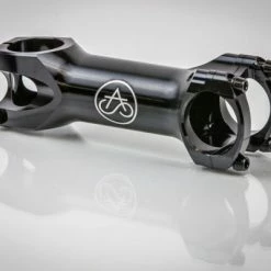 SwiftArt. Bolt CNC Vorbau 31.8mm 36 SwiftArt. Bolt CNC Vorbau 31.8mm -Singlespeed Verkaufsgeschäft swiftart.bolt vorbau black 110