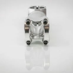 SwiftArt. Bolt CNC Vorbau 31.8mm 41 SwiftArt. Bolt CNC Vorbau 31.8mm -Singlespeed Verkaufsgeschäft swiftart.bolt vorbau detail silver 1