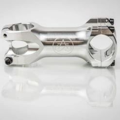 SwiftArt. Bolt CNC Vorbau 31.8mm 55 SwiftArt. Bolt CNC Vorbau 31.8mm -Singlespeed Verkaufsgeschäft swiftart.bolt vorbau detail silver 2