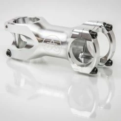 SwiftArt. Bolt CNC Vorbau 31.8mm 48 SwiftArt. Bolt CNC Vorbau 31.8mm -Singlespeed Verkaufsgeschäft swiftart.bolt vorbau silver 80